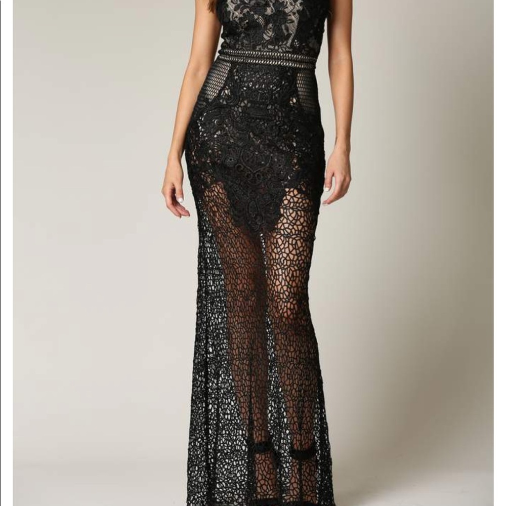 Gorgeous Strapless White Lace Gown